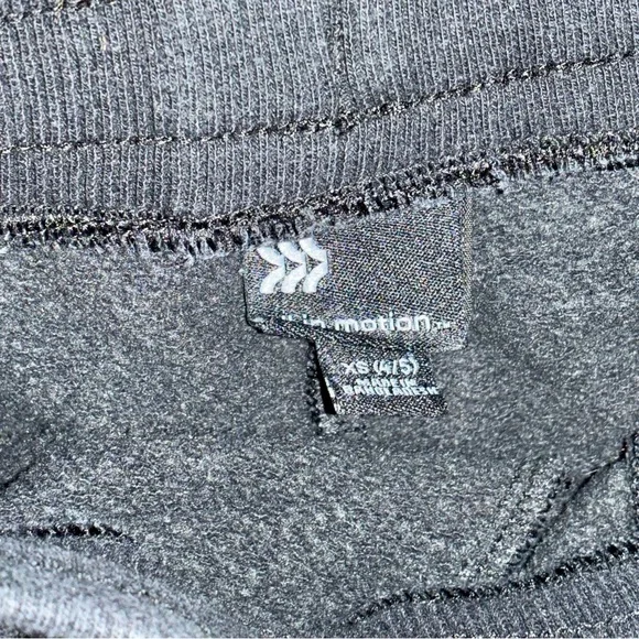 Campion & All in Motion Kids Joggers - Black, Gray, and Navy Lot of 4 (size 6) - Picture 5 of 8